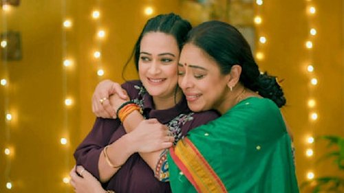 Anupama Embraces Devika