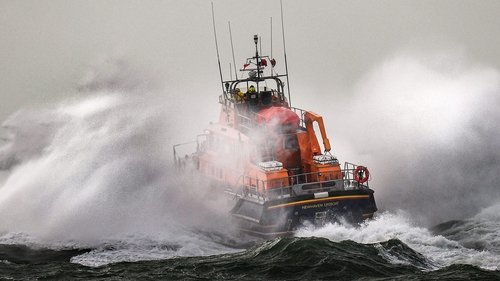 Background image for Yacht on the Rocks