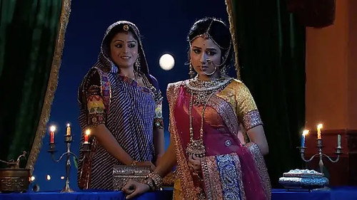 Hamida meets Gulbadan