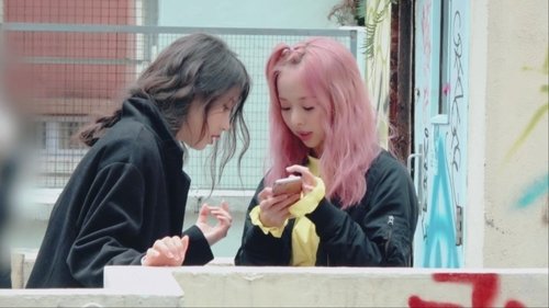 Background image for Episode 92 - LOOΠΔ 1/3 (Love & Live)