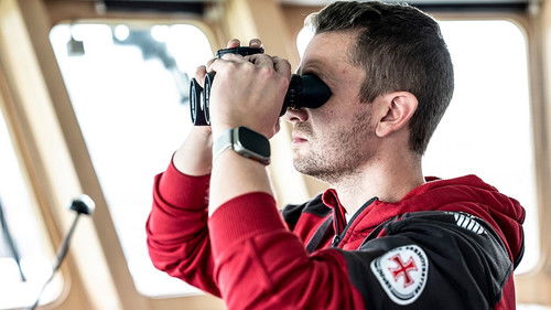 Sunken freighter: Eight men overboard