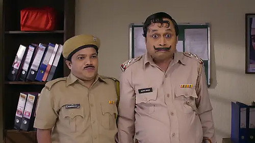 The ‘mushaira’ begins - Happu Ki Ultan Paltan