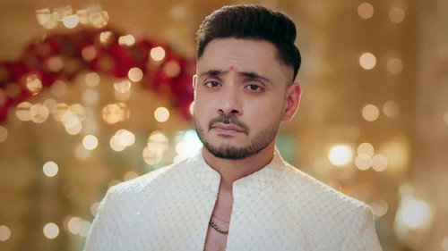 Vikrant Stands By Mannat