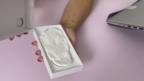Background image for I paid for a smartphone but received a lump of clay