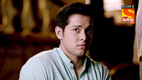 Abhishek's Present For Gayatri