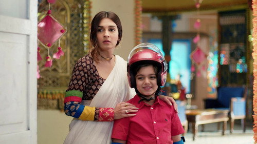 Dhara Prepares For Uttarayan