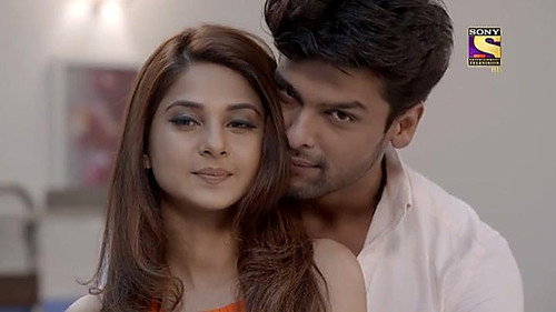 Maya Invites Saanjh For A Party