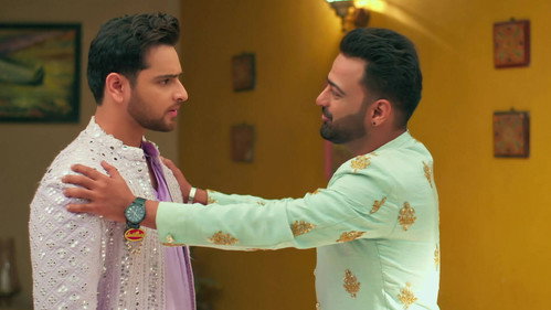 Paritosh Blackmails Prem