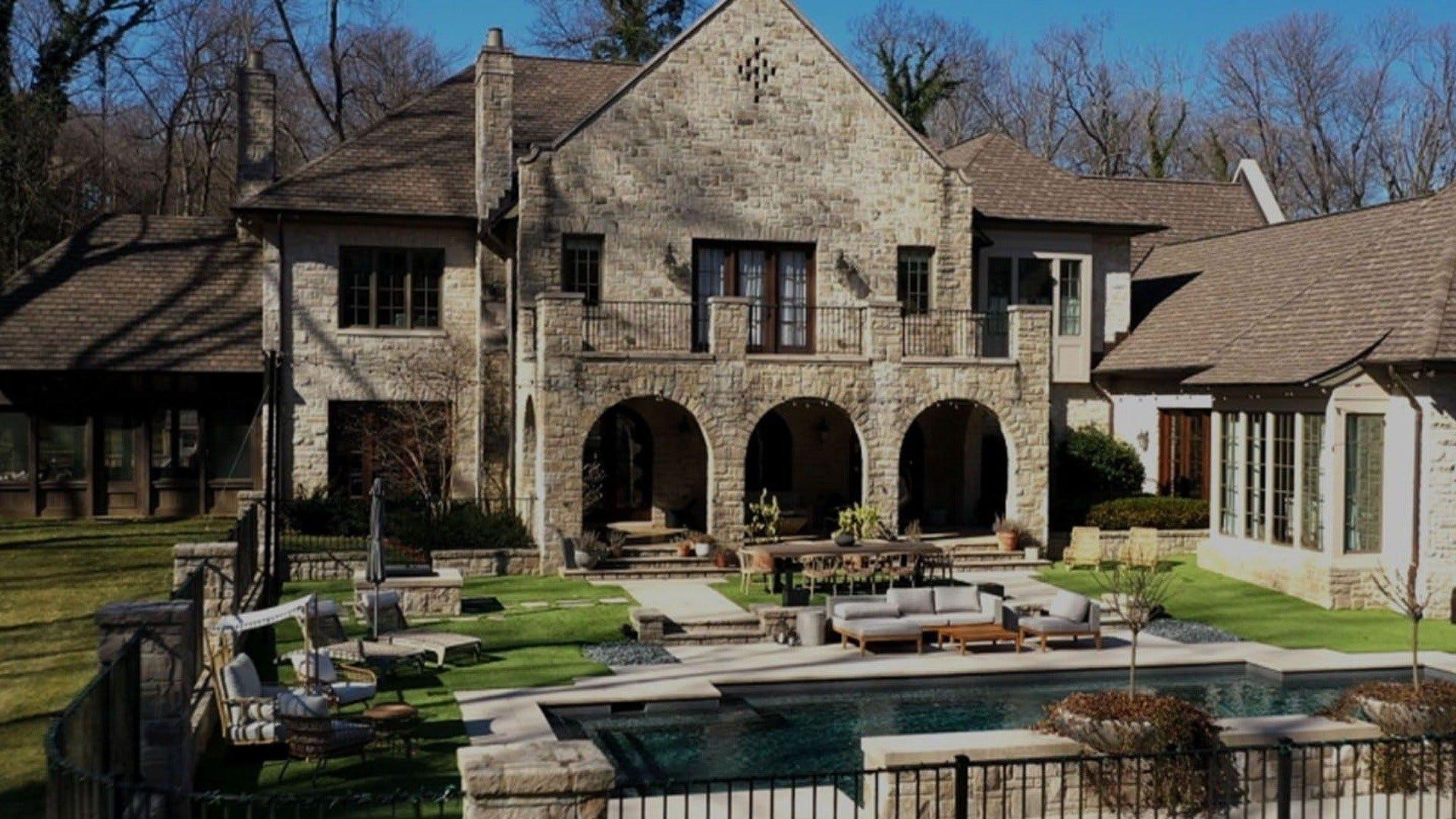 MTV Cribs backdrop