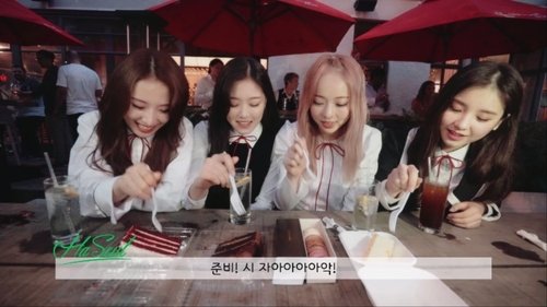 Background image for Episode 83 - LOOΠΔ 1/3 (Love & Live)