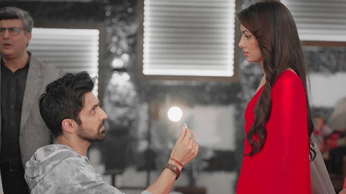 Virat proposes to Amruta