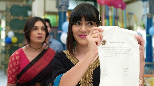 Shweta Plays Her Master Card