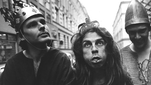 Background image for Et humoristisk uhyre går i dvale