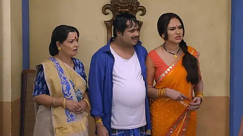 Happu’s family welcomes Gunjan - Happu Ki Ultan Paltan