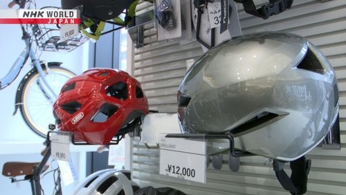 Background image for Cyclists Required to Make Effort to Wear Helmet Starting April