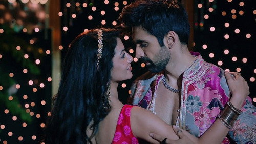 Babita tries to ruin the mehendi function