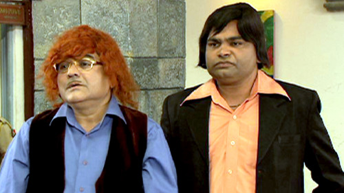 Builder Patel and Patwardhan Fight In Imaan Chowki