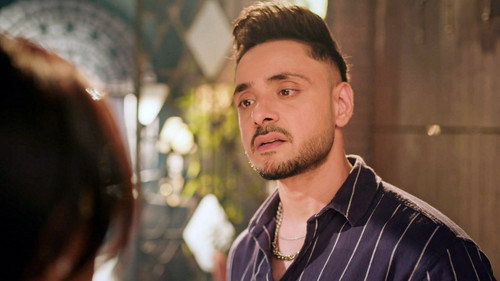 Vikrant Snaps At Mannat