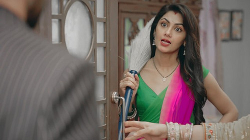 Virat asks Amu to help him