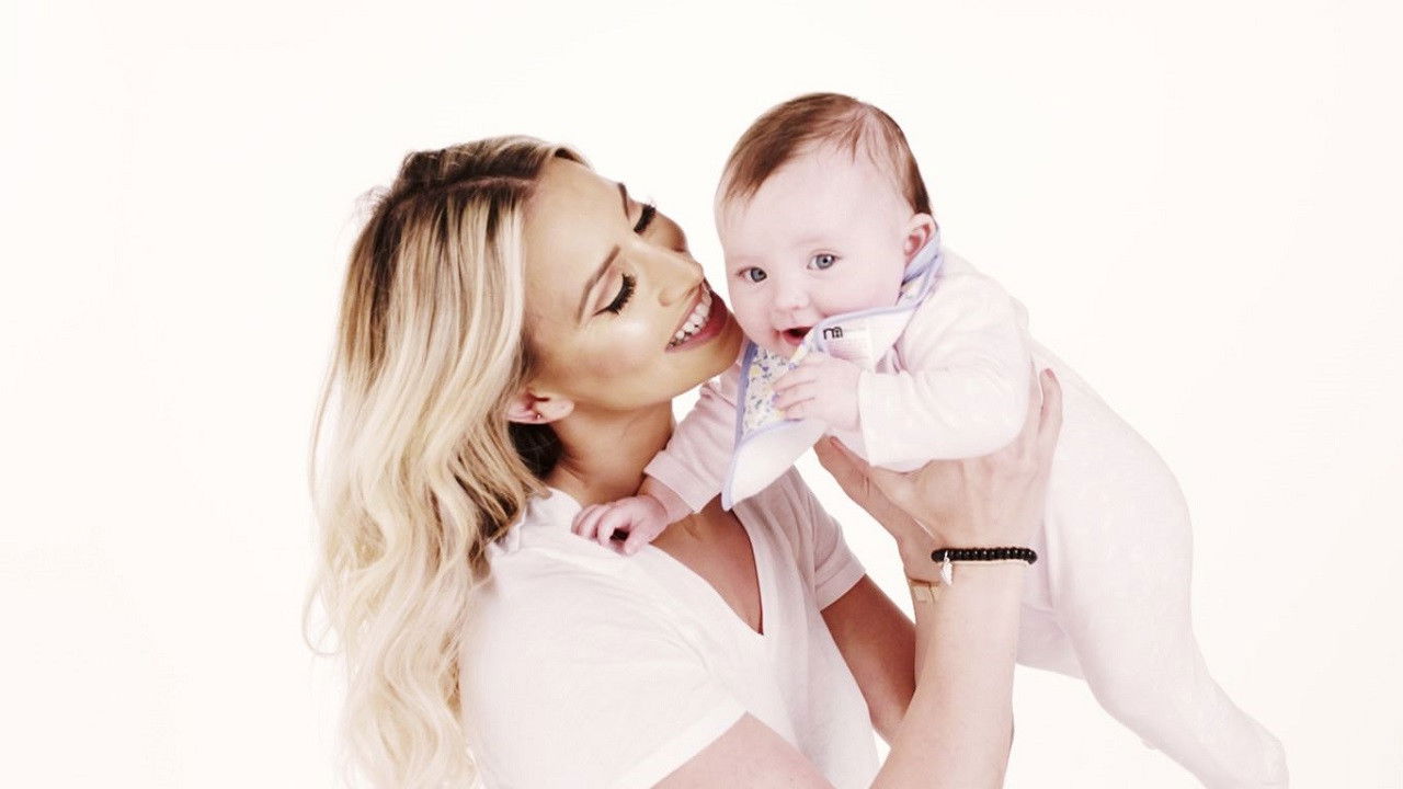 Ferne McCann: First Time Mum backdrop