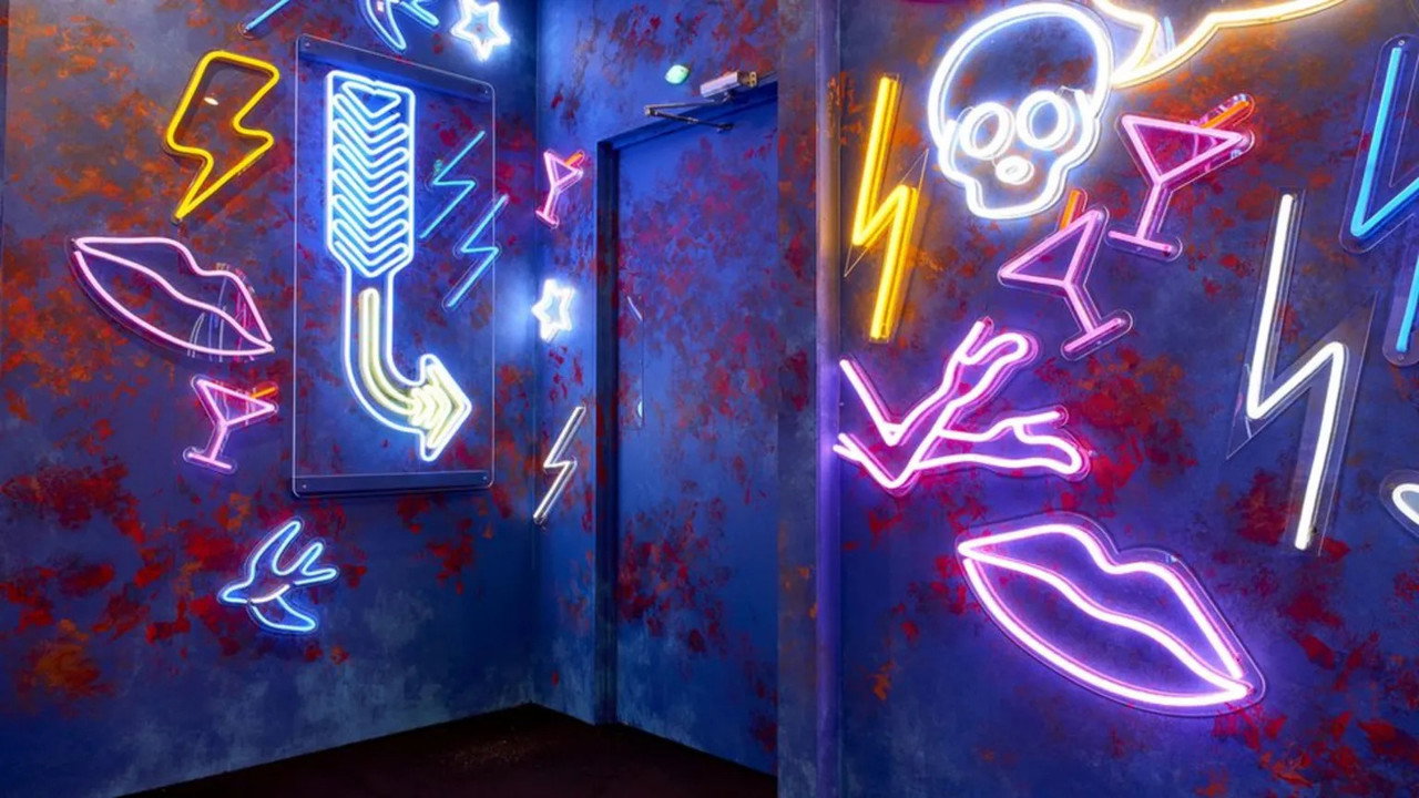 Celebrity Big Brother backdrop