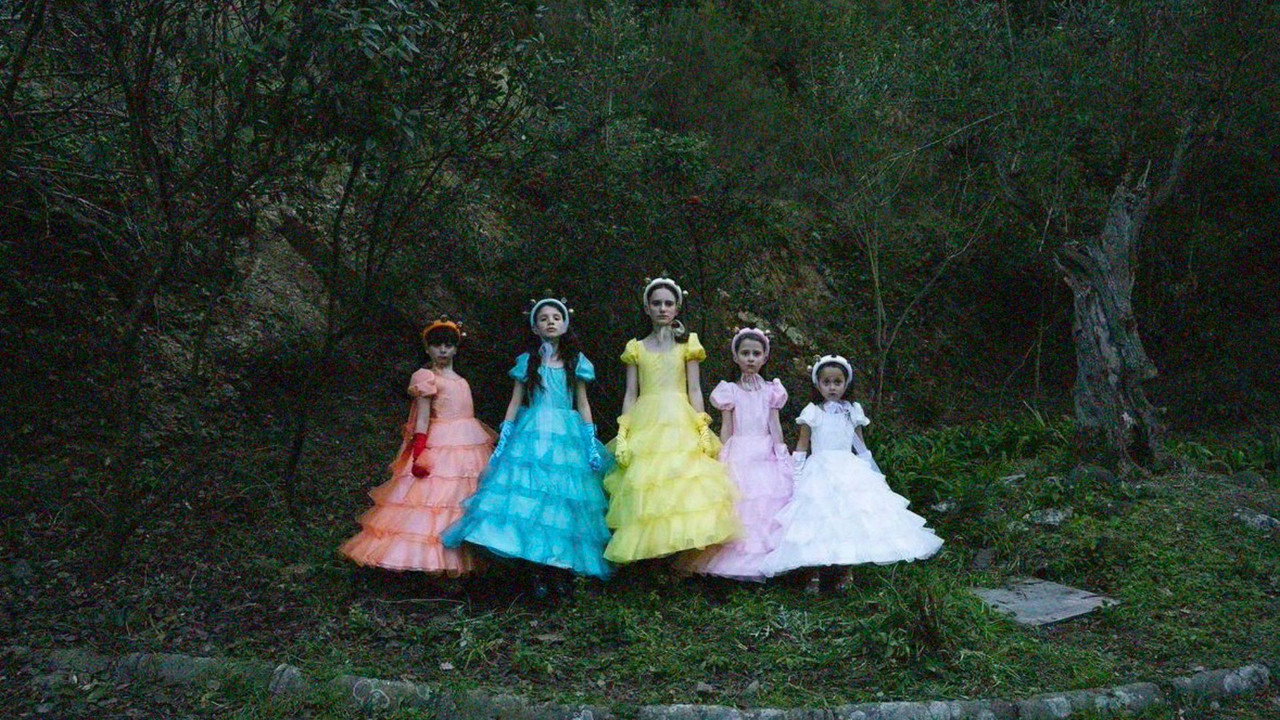 La Mesías backdrop