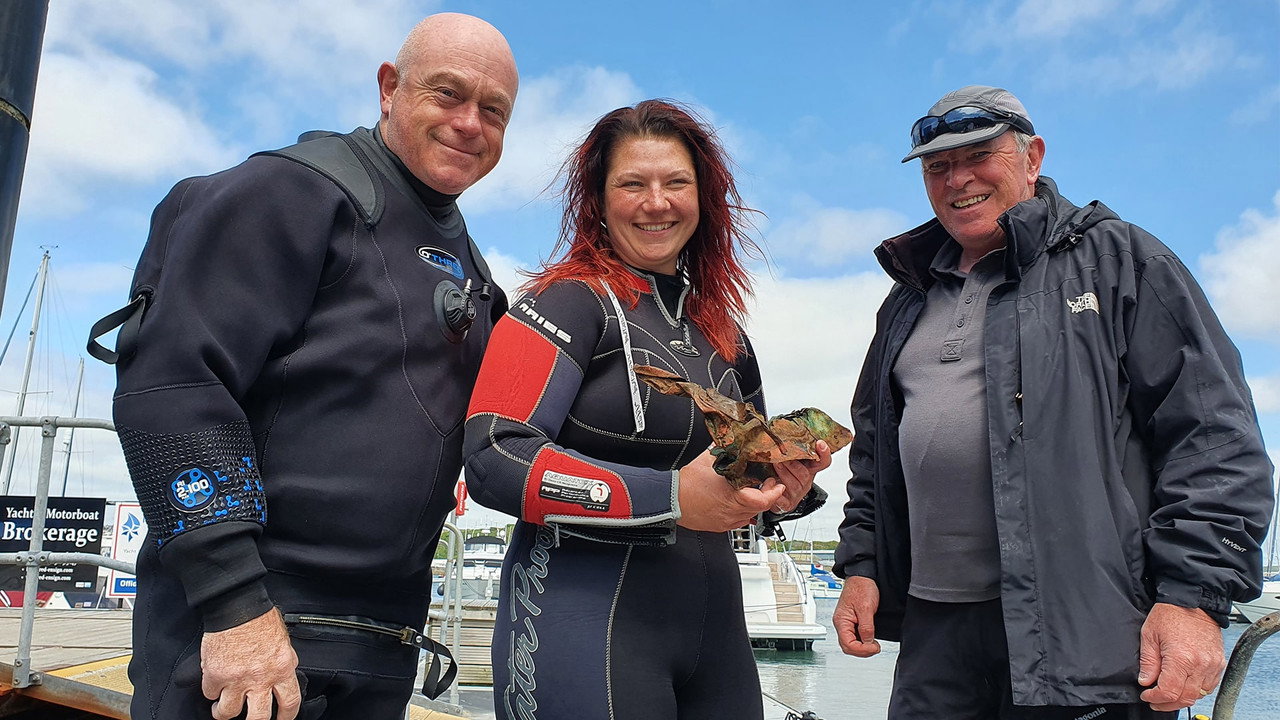 Ross Kemp: Shipwreck Treasure Hunter backdrop