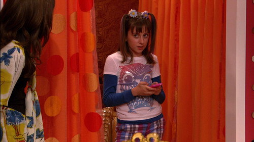 Sonny with a Chance Season 1 Episode 7 - Poll'd Apart