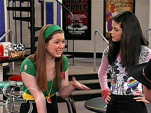 Wizards of Waverly Place Season 1 Episode 4 - New Employee