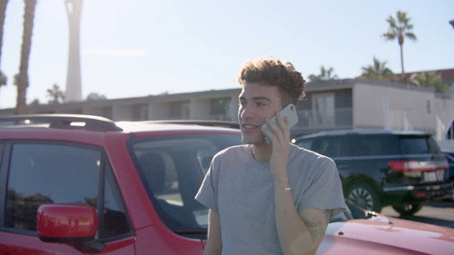 Here Comes Your Man Season 2 Episode 2 - Dustin in a Las Vegas Hotel