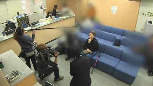 Document 72 Hours Season 9 Episode 10 - Street Corner Legal Consultation Office