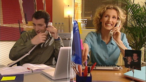 A Guy, a Girl Season 3 Episode 147 - Au téléphone (9)