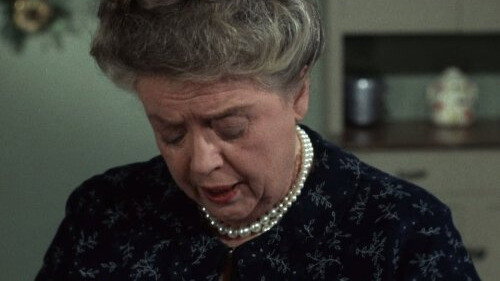 The Andy Griffith Show Season 8 Episode 23 - Aunt Bee's Big Moment