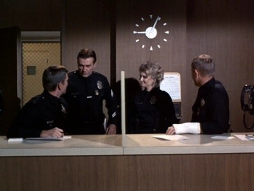 Adam-12 Season 2 Episode 21 - Log 074: Light Duty
