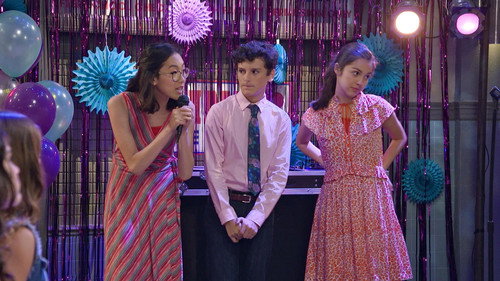Bizaardvark Season 3 Episode 16 - Bizaardvark Changes Lives