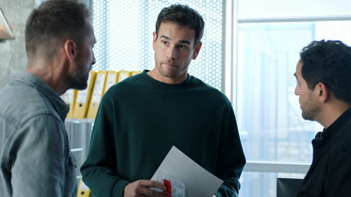 Episode 1824 still