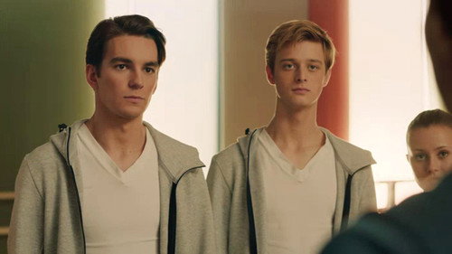 Find Me in Paris Season 1 Episode 21 - L.O.V.E.