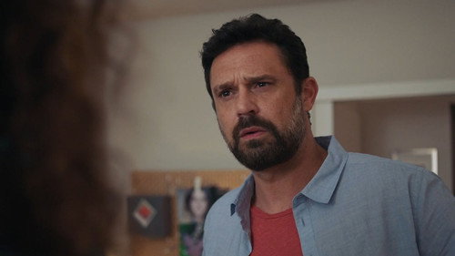 Episode 917 still