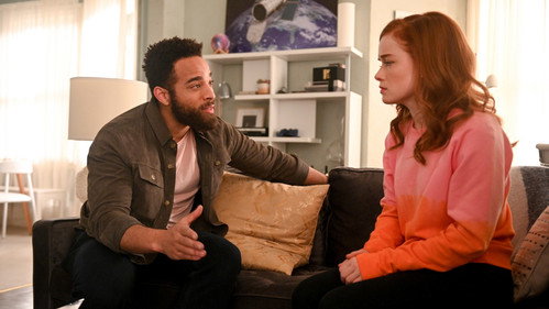Zoey's Extraordinary Playlist Season 2 Episode 10 - Zoey's Extraordinary Girls' Night