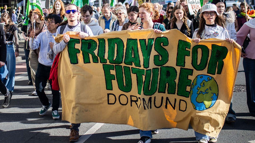 Warum? Season 1 Episode 11 - Why are so many protesting for the energy transition?