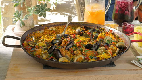 Martha Cooks Season 1 Episode 8 - Paella on an Open Fire