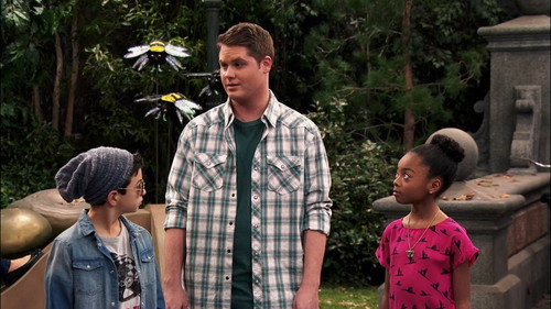 Jessie Season 3 Episode 15 - Where's Zuri?