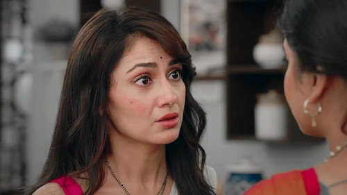 Amruta decides to move into the Ahuja House still