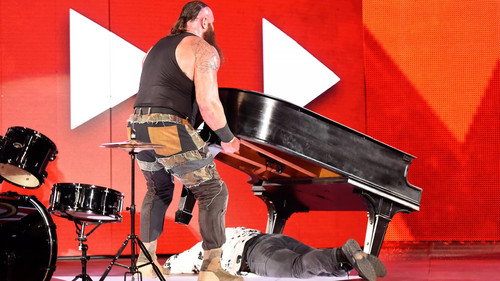 Raw Season 26 Episode 10 - March 5, 2018 (Milwaukee, WI)