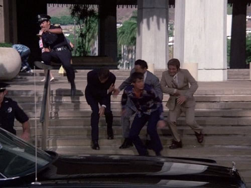 Hawaii Five-O Season 8 Episode 18 - Loose Ends Get Hit