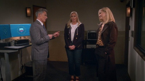 undefined Season 1 Episode 11 - Dog Day Afternoon