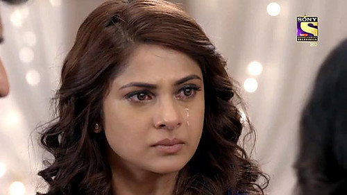 Maya Stops Jhanvi still