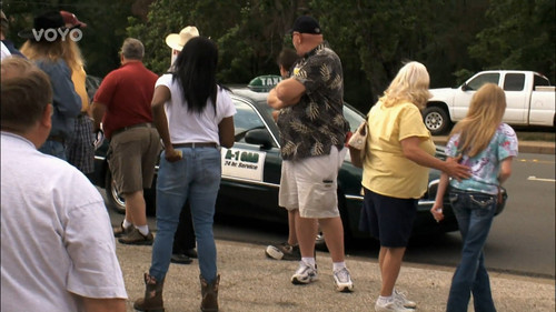 Storage Wars: Texas Season 2 Episode 3 - Hate to Burst Your Bubba