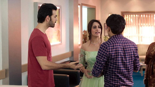 Kahaan Hum Kahaan Tum Season 1 Episode 12 - Rohit, Sonakshi's Endless Tussle