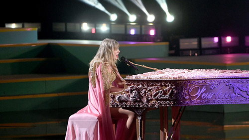 undefined Season 47 Episode 1 - American Music Awards of 2019